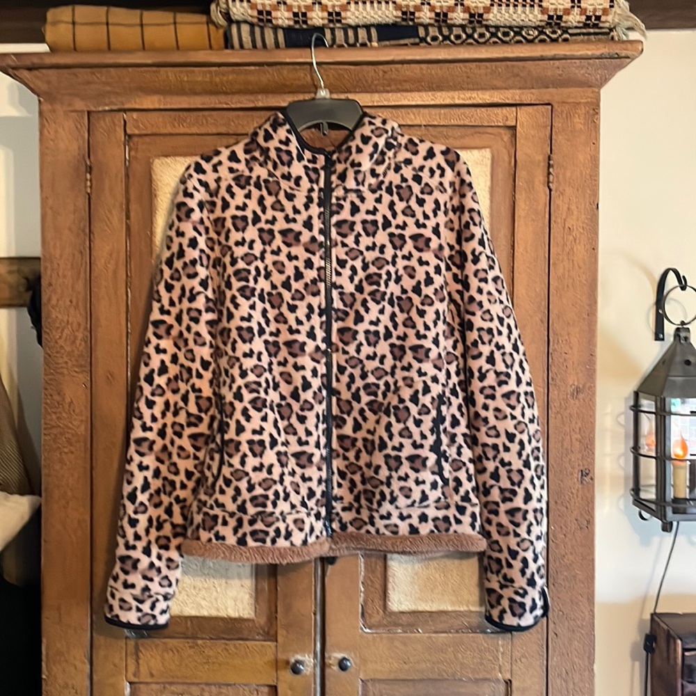 Hooded cheetah fleece